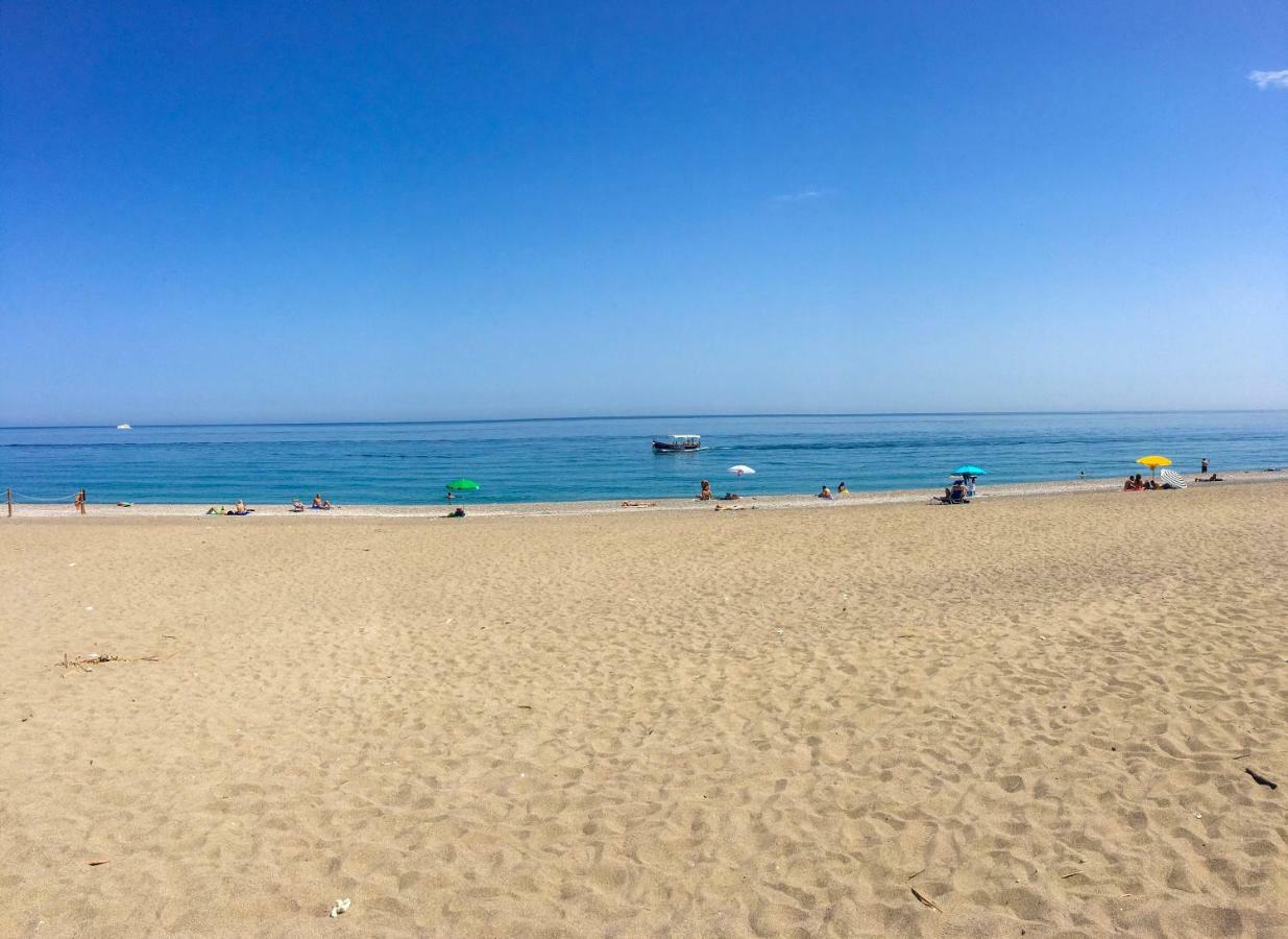 אפרטהוטל גיארדיני נאקסוס Baia Di Naxos מראה חיצוני תמונה
