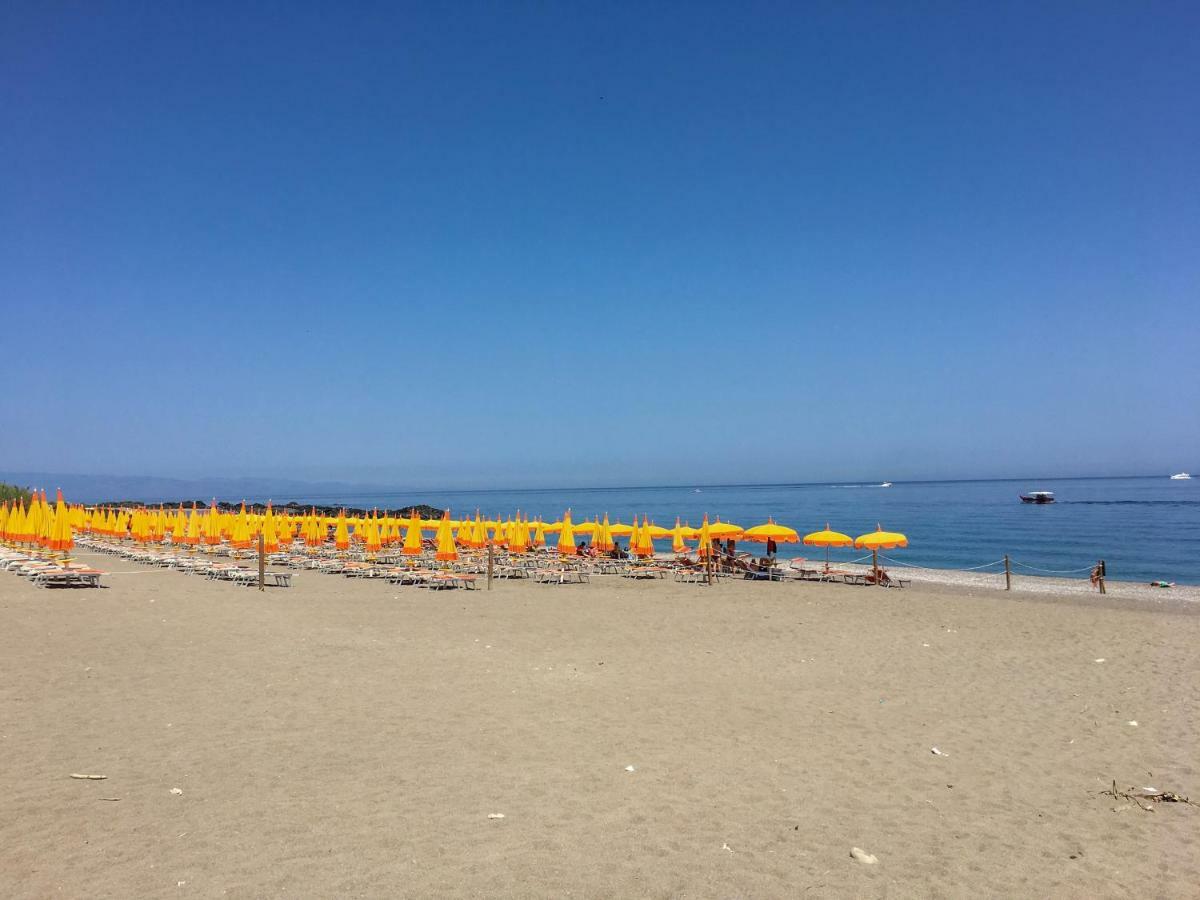 אפרטהוטל גיארדיני נאקסוס Baia Di Naxos מראה חיצוני תמונה